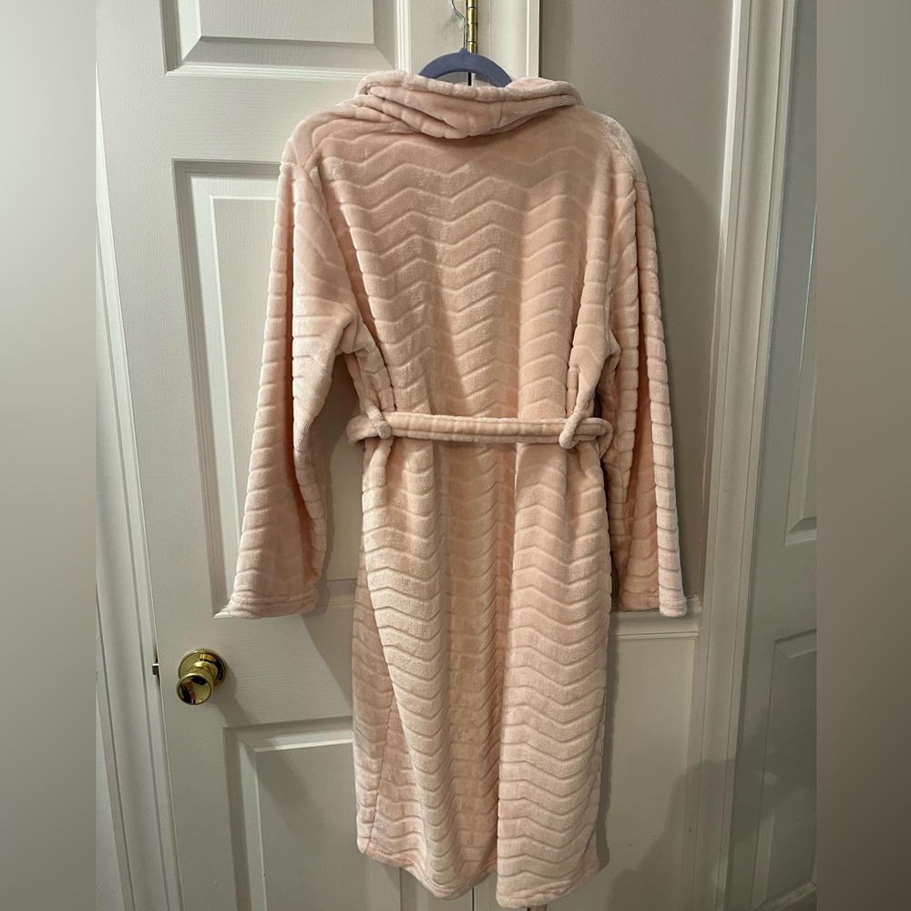 Pink Bath Robe - Picture 2 of 5